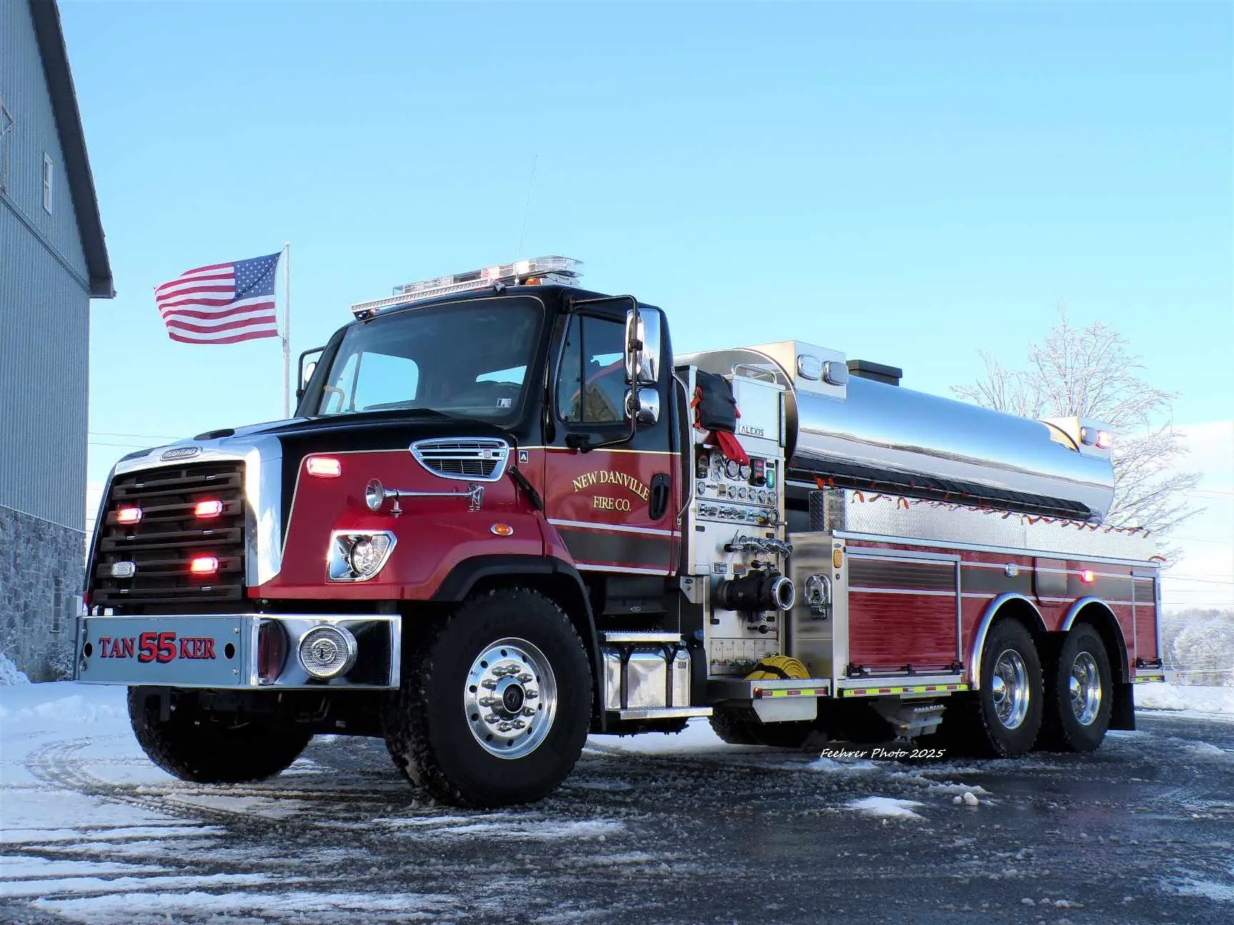 3000 GALLON TANKER #2594